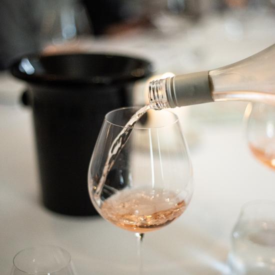 Rosé i et glas